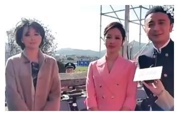 央视主持人户外录节目，李思思完胜“一姐”董卿，曾被说网红感强