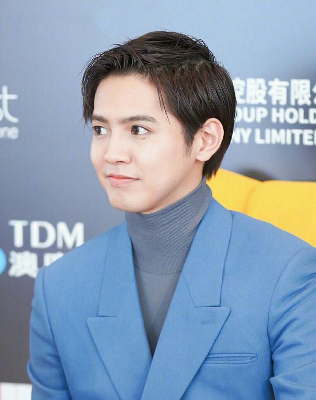 片寄凉太长胖后颜值没崩湿发露额头扮成熟却被可爱肉肉脸破坏