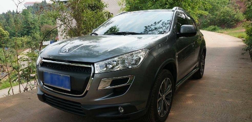 标致4008不靠颜值靠实力，驾驶有保障，朋友见了都夸赞