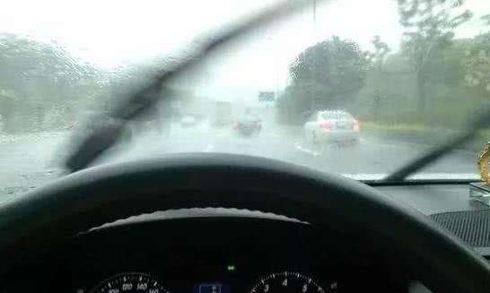 保养爱车时，千万别忘了这8个孔！