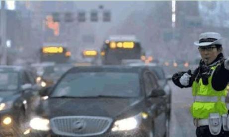 保险公司：挡风玻璃被砸不赔！内行人：只因你说了一个“是”字！