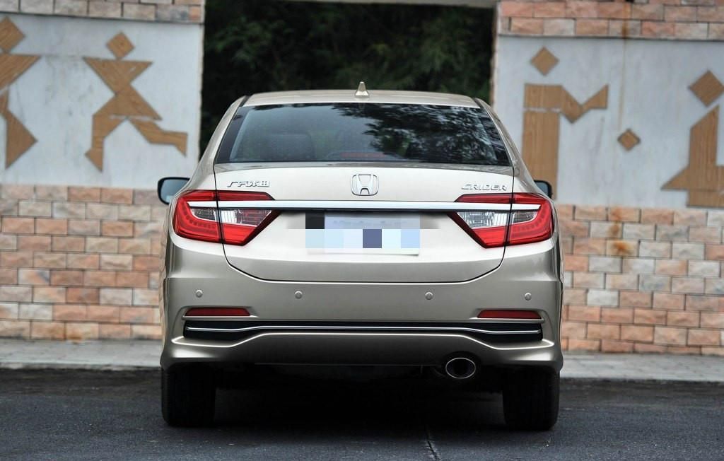 本田凌派符合审美观念操控十分便捷，要玩就得趁年轻