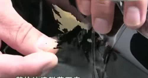 刚买275万奔驰，4S阻止贴车衣，车主一查净赚800万