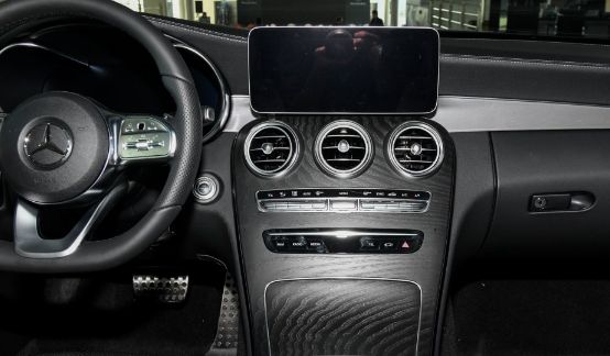 速递!新鲜的“30-50万中型三厢车“资讯全在这，看我就够了