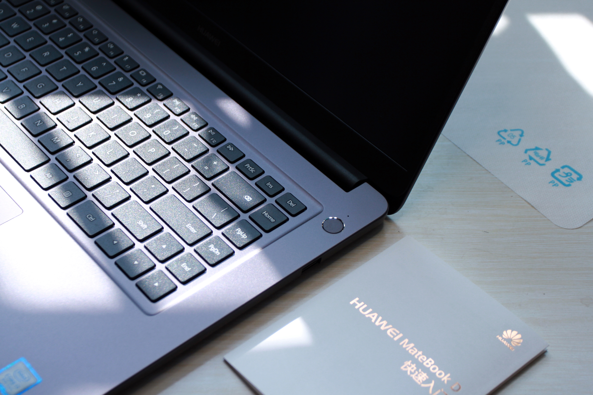 华为matebookd2018版,华为matebookd15 轻薄时尚性能不错,华为huaweimatebook d 2018版,感觉