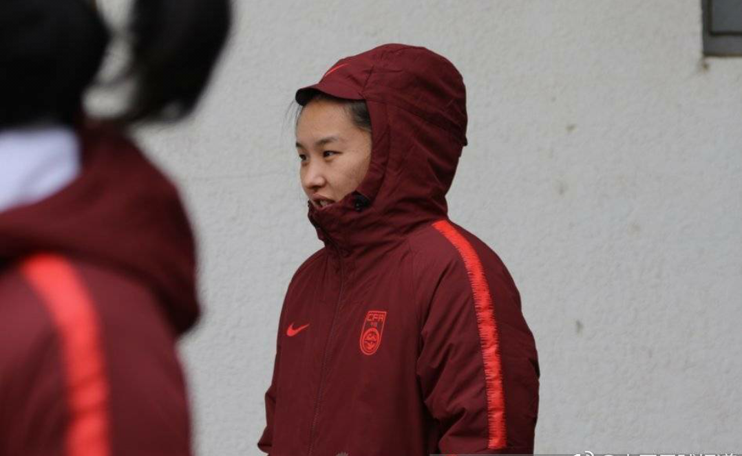 中国女足全体球员结束春节假期,女足前往巴塞
