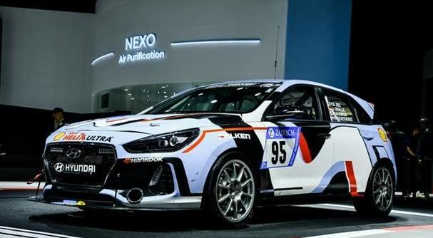 现代拉力车性能良好，流线型的独特车身设计，令人向往