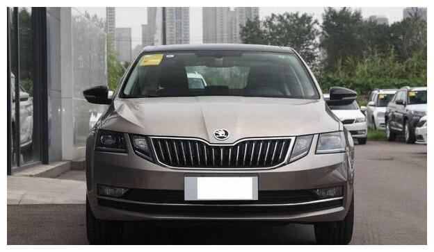 又一合资车倒下了!从11万一口气跌至8.09万,谁还看卡罗拉