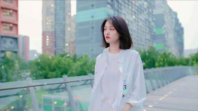 郑爽自扇巴掌拍的《青春斗》,得到人民日报肯定