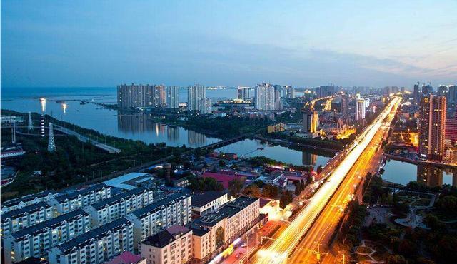 秦皇岛新闻gdp_港城秦皇岛的2020年前三季度GDP出炉,在大东北文化圈内排名第几?