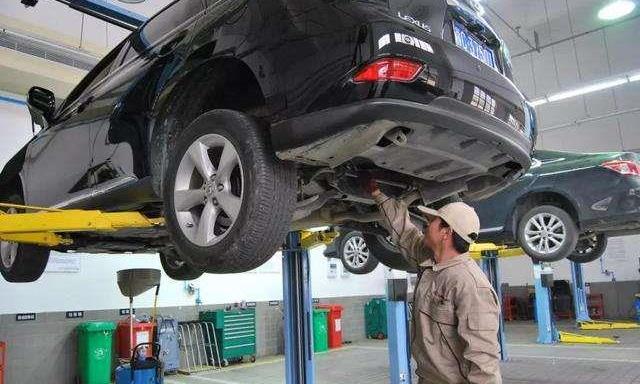 给汽车做保养时，这3种项目可以不做，老司机：可以自己动手