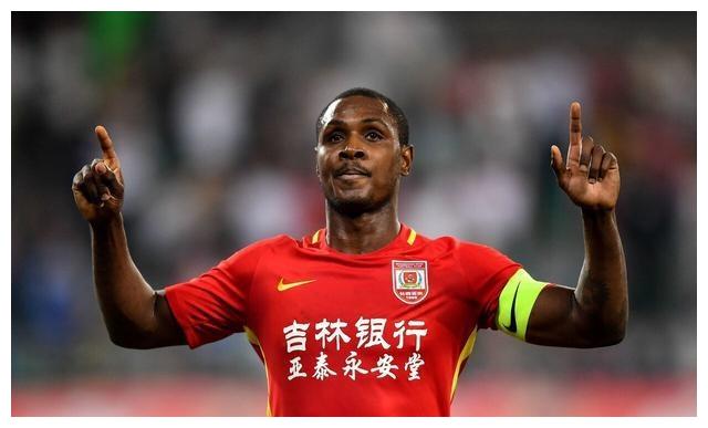 足球丨申花有意塞国脚?三新援获认可!伊哈洛可