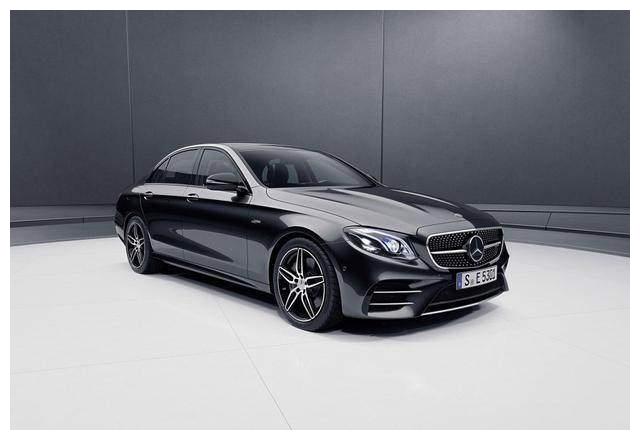 奔驰E53三厢版和旅行版官图发布，全新动力，百里加速4.5s