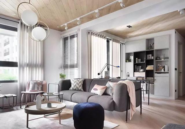 108㎡北欧两居，客厅粉灰搭配太惊艳，餐厨一体超有档次