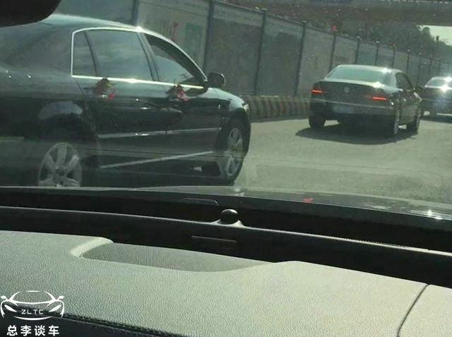 新郎低调,用清一色辉腾当婚车,网友:排场还不拉仇恨