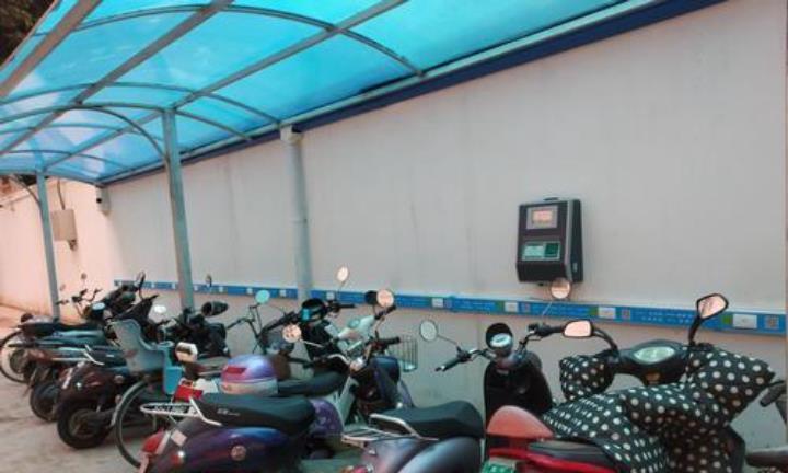 电动车是每天充电好，还是用完充好？网友看完后：马上改过来！