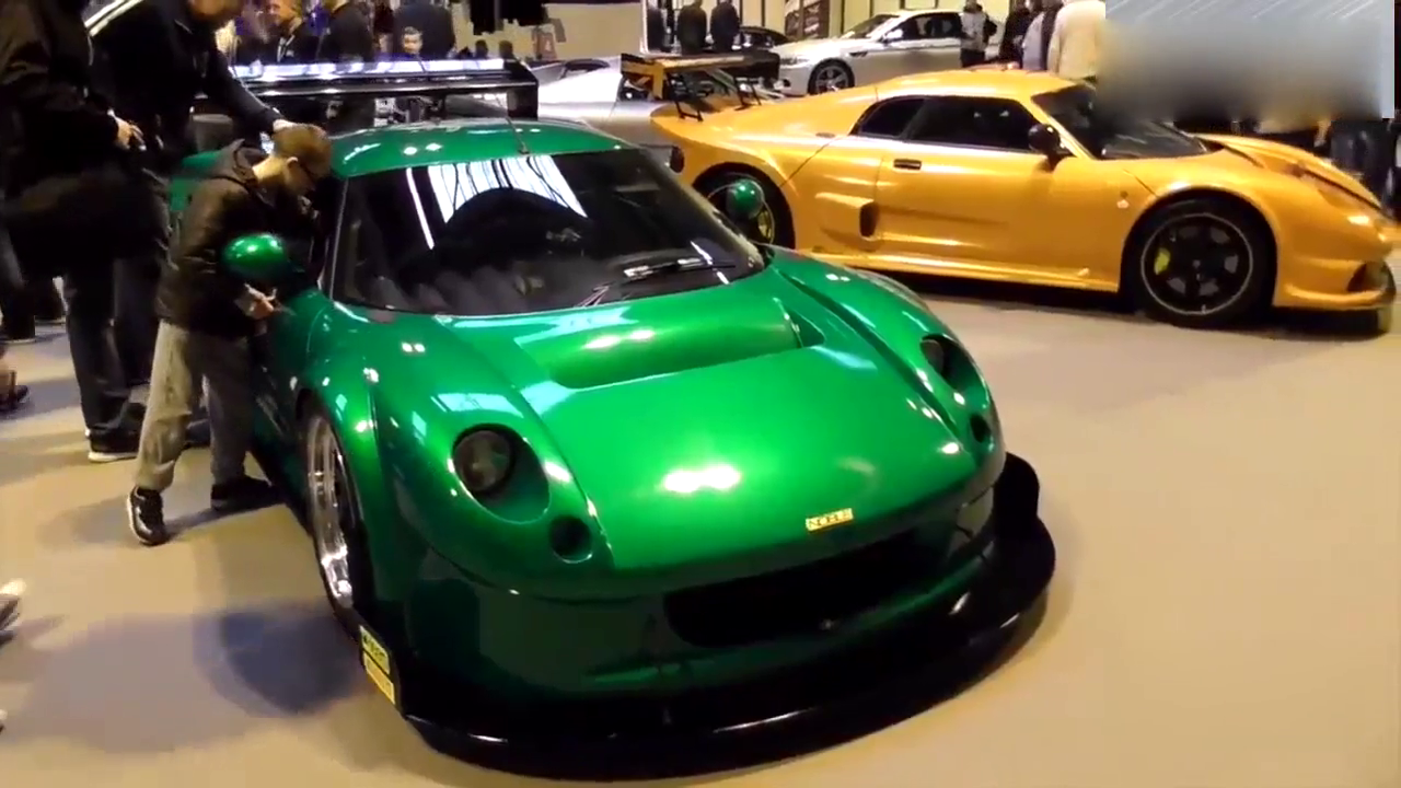 豪到没朋友的超级跑车聚会，来这里开辆法拉利都不好意思进门