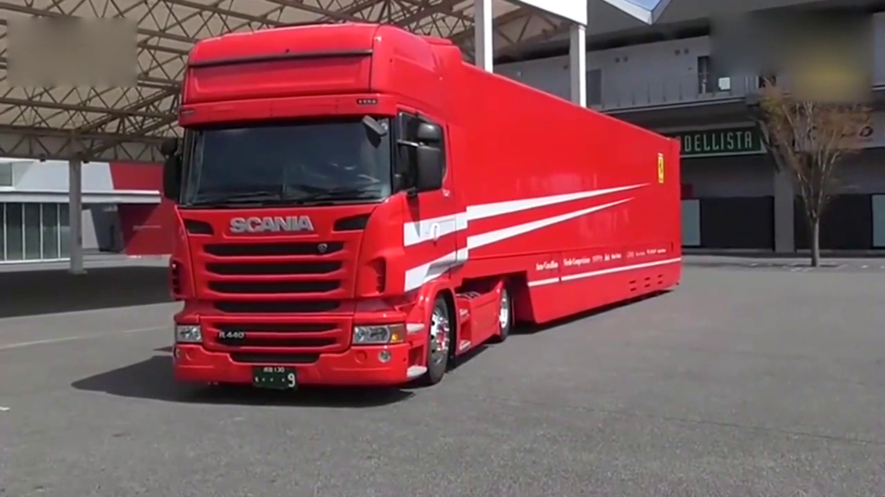 价值500万法拉利跑车专业运输车，感受一下有多么专业