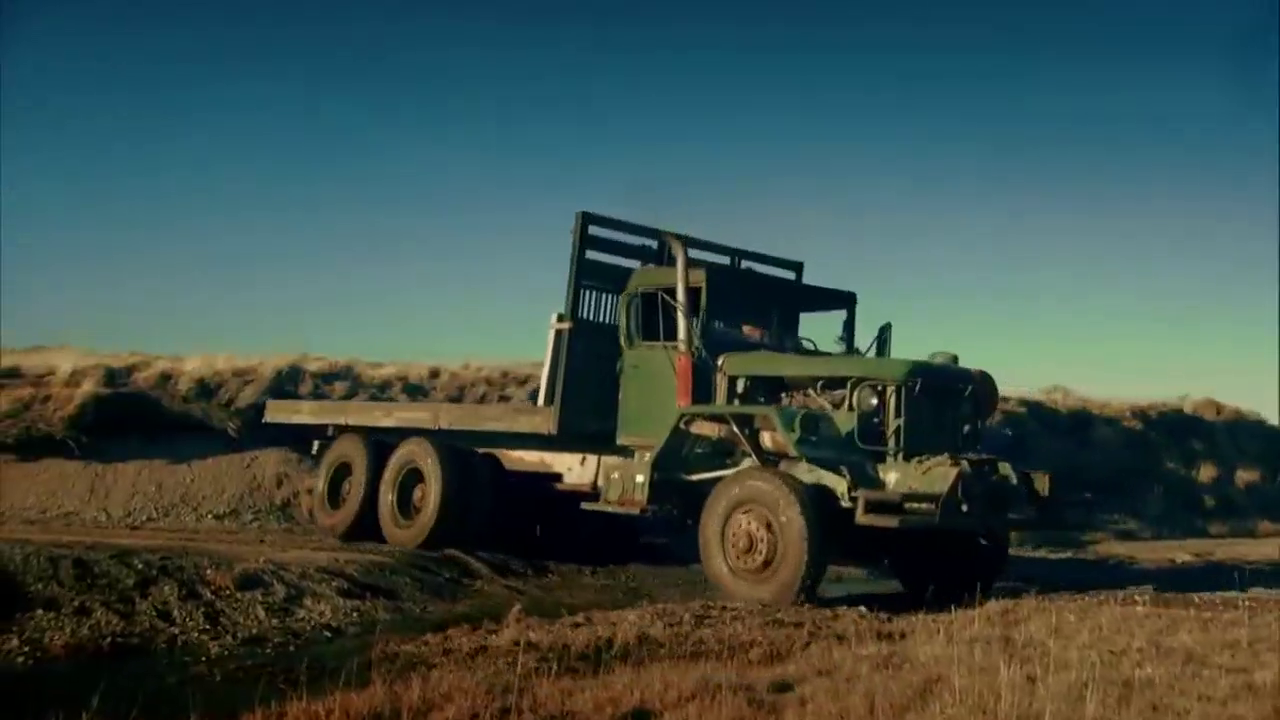 爽！大车载小车，大卡车开车的绝对老司机，下来的方法都想到了