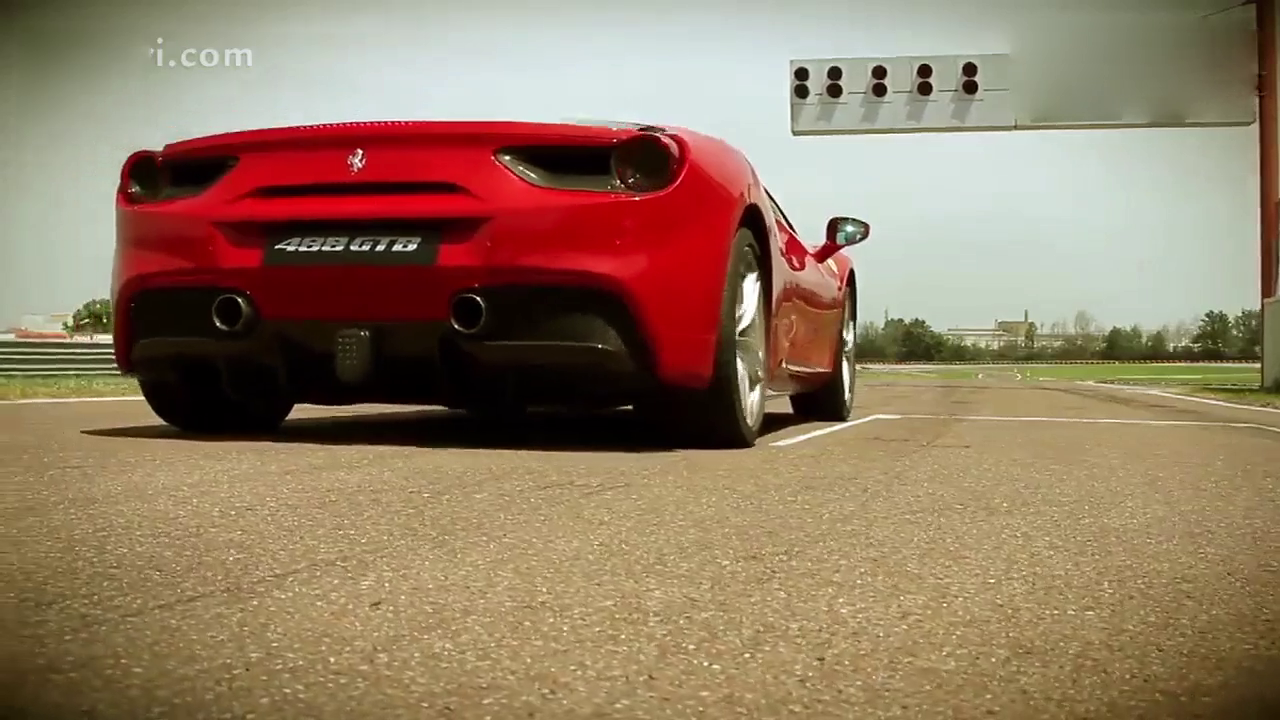 火力爆满！超级跑车法拉利488 GTB 赛道驰骋，爆了！