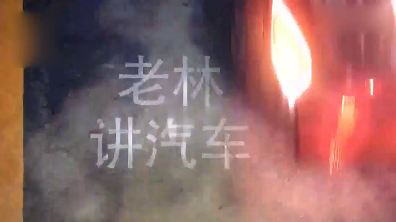 高速公路上为何见不到跑车？看完才知道，原因让土豪都心疼