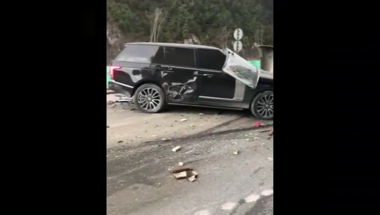 大卡车都给顶翻厉害