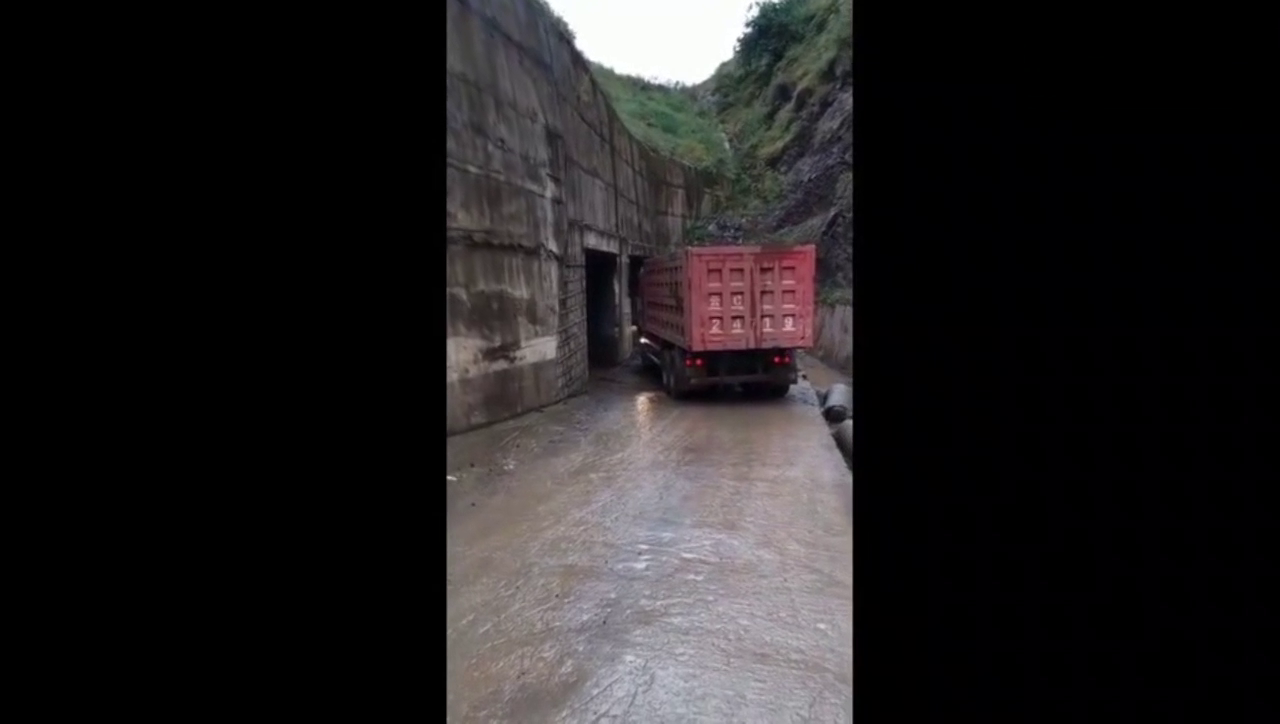 新招10年的卡车老司机，这技术