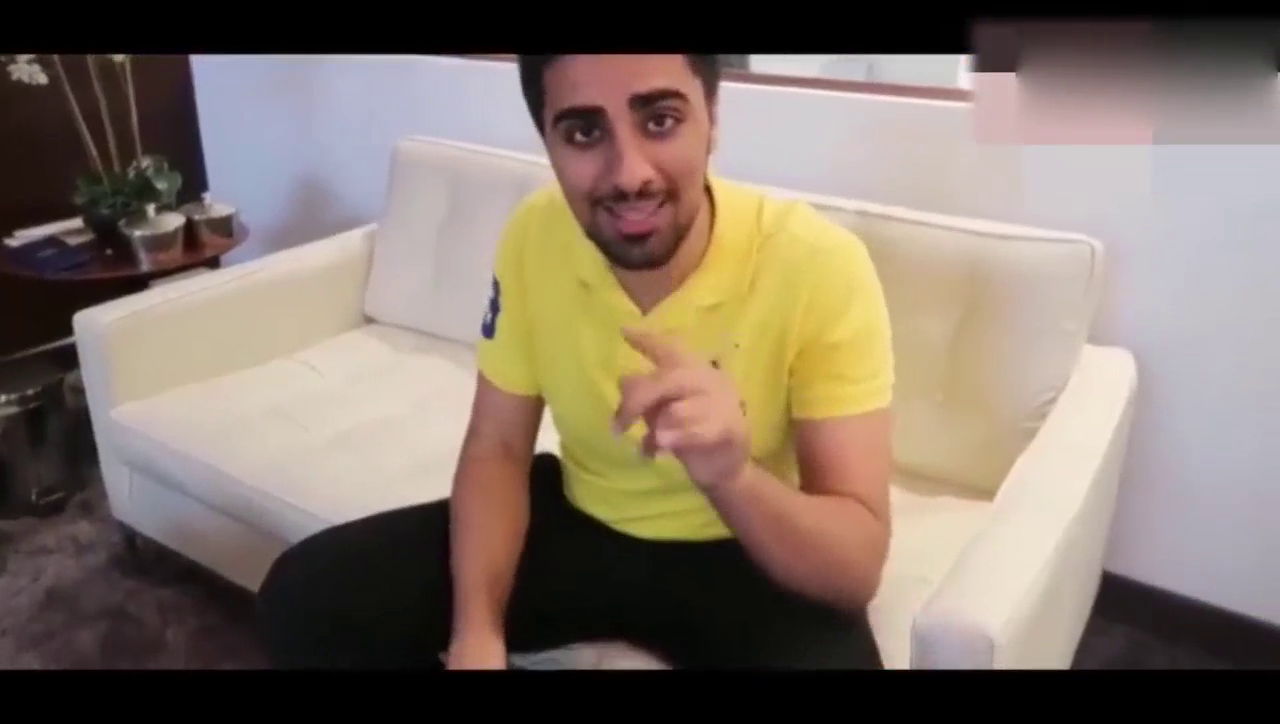 迪拜王子去4S店买跑车，看到点钞机上的数字，店长都紧张了！