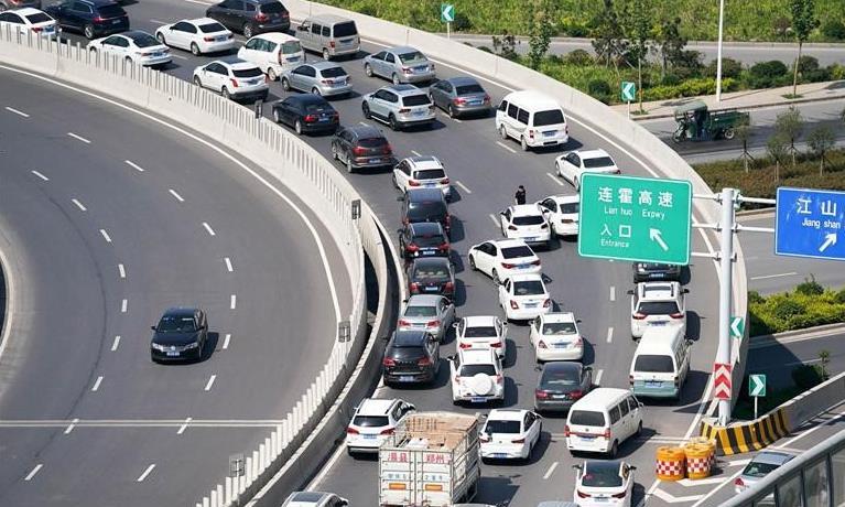 年关高速，带你了解下新能源车，用车心得，车友：哈哈