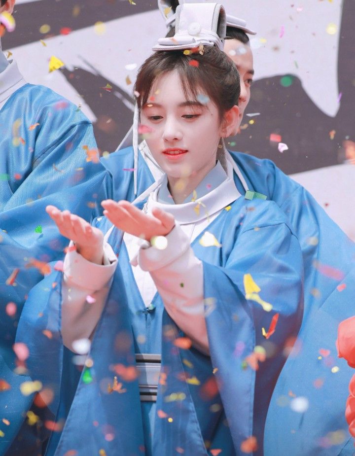 《云上学堂》白娘子变雪文曦后与宋威龙、毕雯珺、王瑞昌同台表演