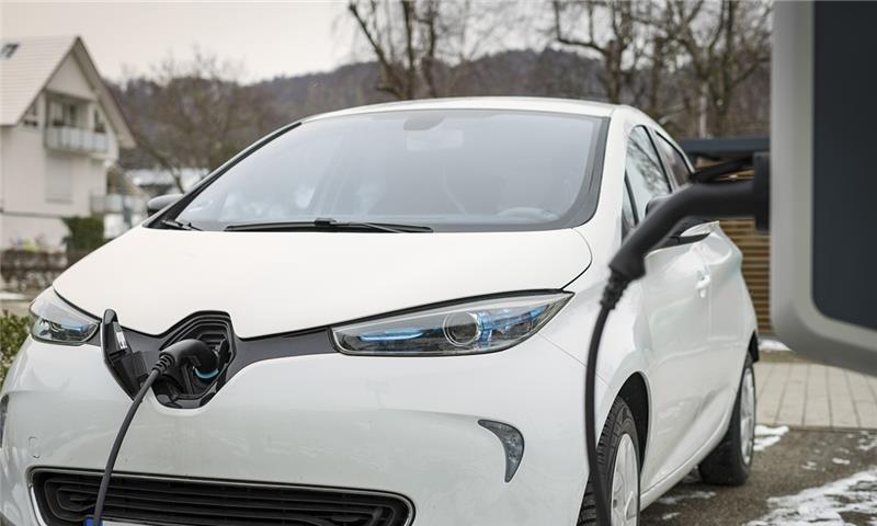 电动汽车取代燃油车只是时间问题，那么现在换电动汽车合适吗？