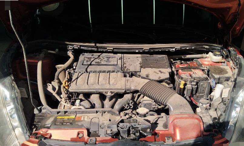 汽车多年未清洗，发动机满是灰尘？教你一招，灰尘自己跑出来