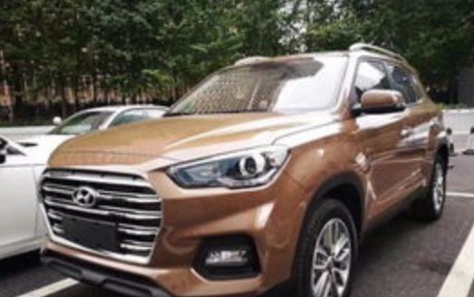 现代这款SUV，百公里油耗6.7升左右，搭载2.0L自然吸气式发动机