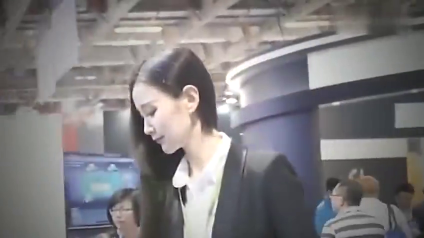 车展上面的小姐姐，每一位都格外动人，看上起来赏心悦目