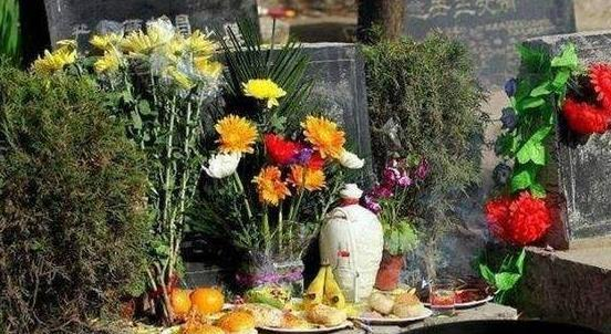 清明节为什么要烧纸钱呢烧纸的由来说处,看完你就懂了