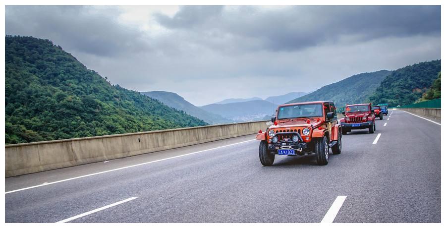 三者险50万和100万有啥区别？定损员说出实情，车主：还好没买错