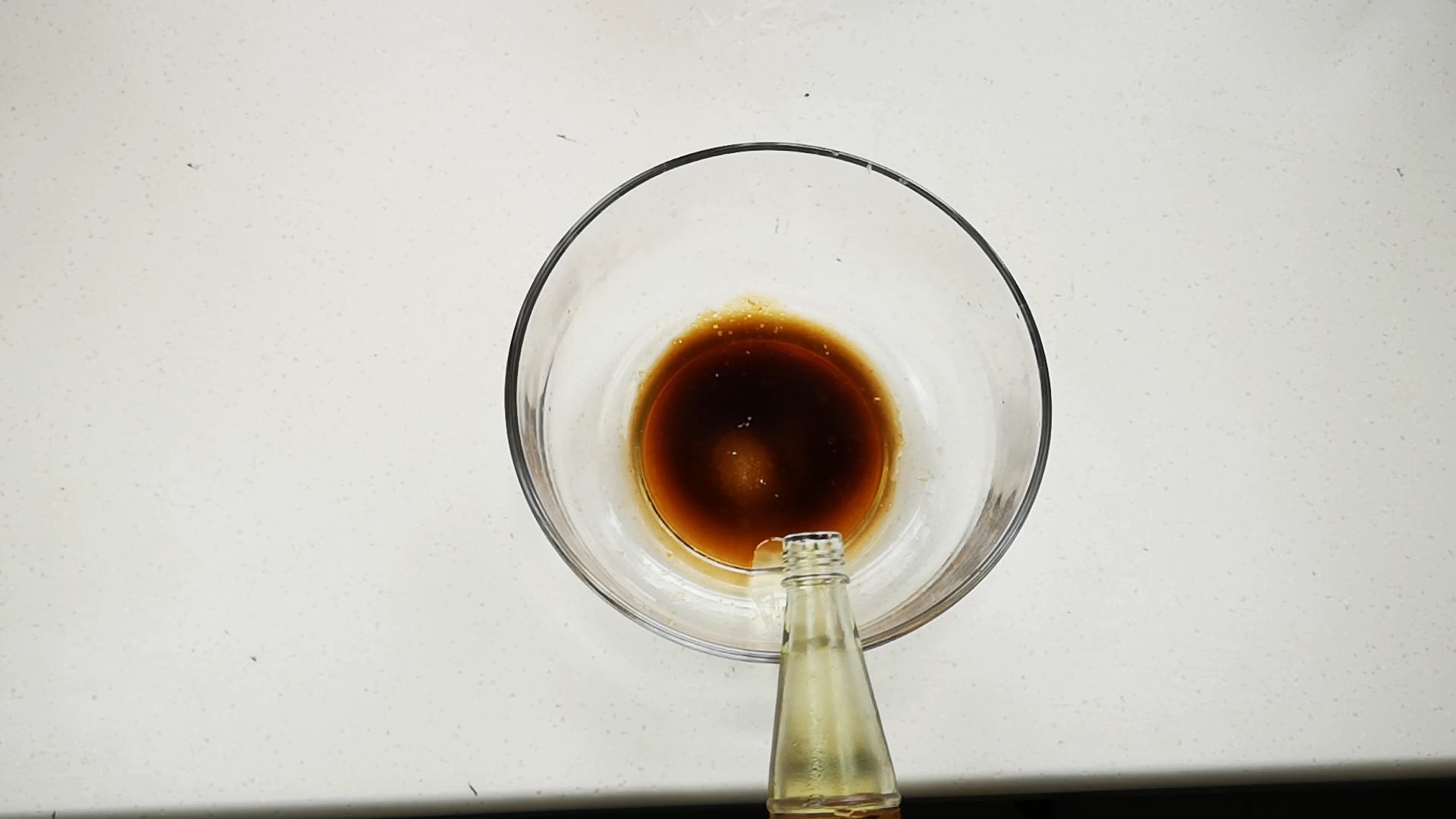 家庭版酸辣粉，虽然做法不正宗，但是味道酸辣，做法简单