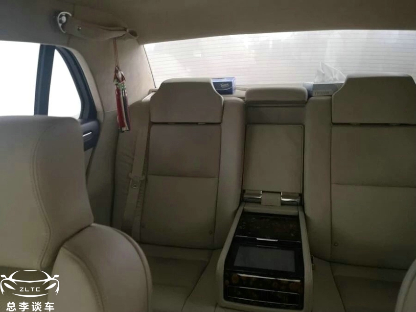 9人参与,万人围观,V12红旗L5拍卖530万,意味着什么?