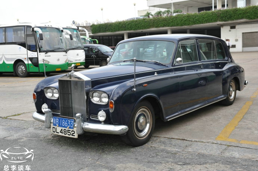 林志玲为何用70年代的幻影当婚车?看到后座的警告牌,瞬间明白