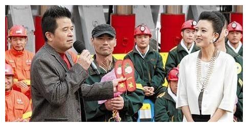 他是“央视主持人”张蕾，巅峰时嫁富豪退出央视，今40岁再度复出