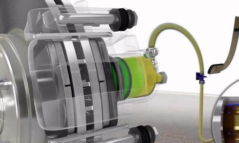 4S：2万公里了，你的刹车油该换了，德国人：听见这话我就生气