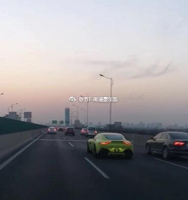 南通通沪高架实拍新款超跑，这是哪款车？？