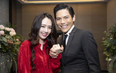 向佐求婚郭碧婷,向太和郭爸爸完美诠释娶儿媳