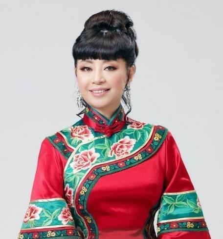 她农村出身,二婚法国贵族苦等十年,誓不改国籍