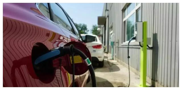 补贴退坡,新能源汽车市场进入淘汰赛!车企该如