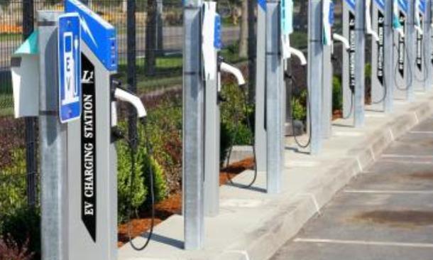 冬天气温低，电动车的“遮羞布”被扯下来了？车主：空调都不敢开