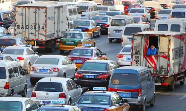 骑电动车带孩子去超市被罚200，车主质疑：后座不带人能干啥？