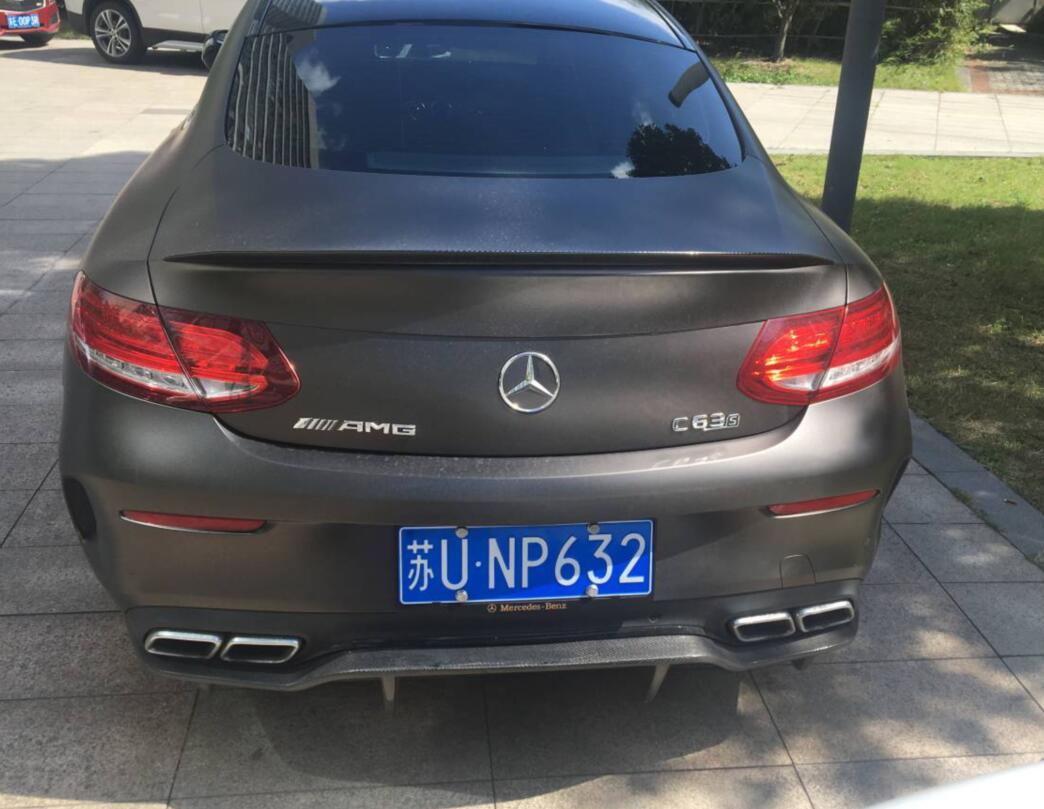 苏州街头实拍奔驰C63S AMG，四出排气太亮眼！