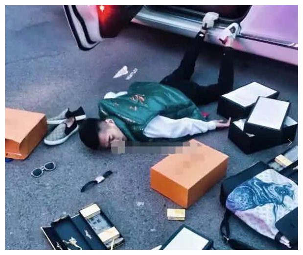 刘叉叉玩起“炫富摔”，大牌满地唯独不见女搭档，网友：差评！