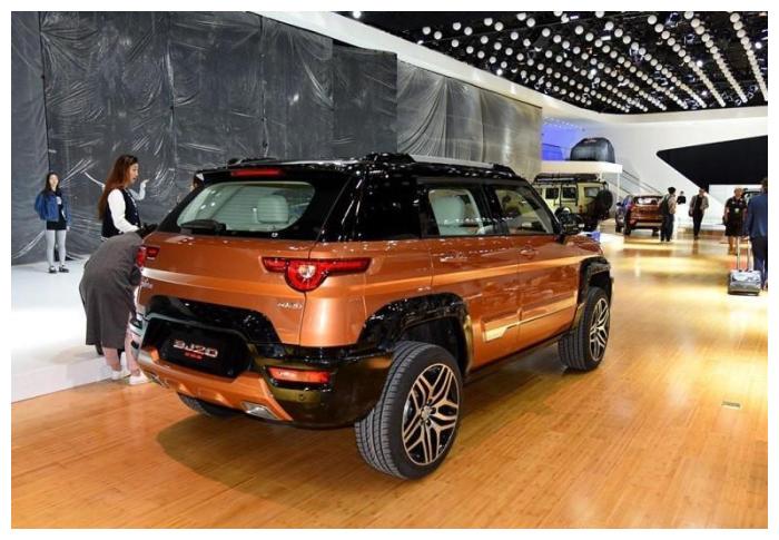 这款硬派SUV车型9万多起售, Jeep自由光只能靠边站